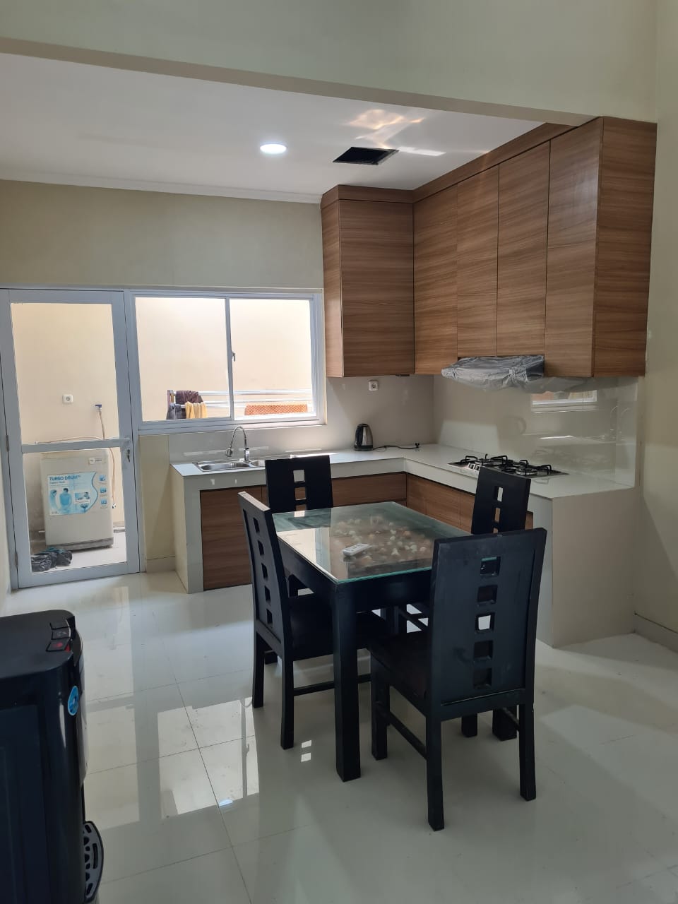 Rumah Disewakan Fully Furnished di Meadow Green Lippo Cikarang